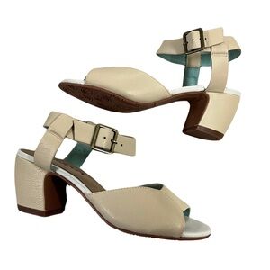 Esska Pallet Cream Leather Heeled Sandal New in Box